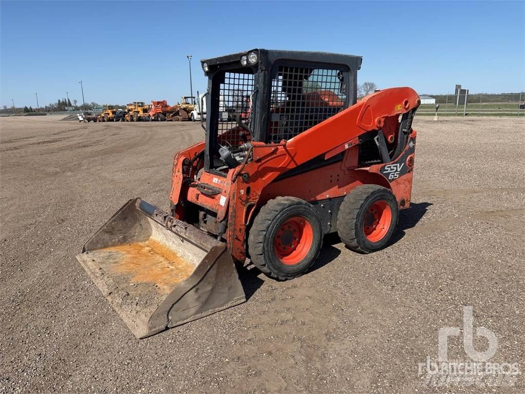 Kubota SSV65 Skid steer loaders