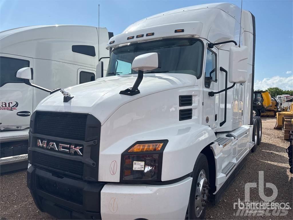 Mack AN64T Tractor Units