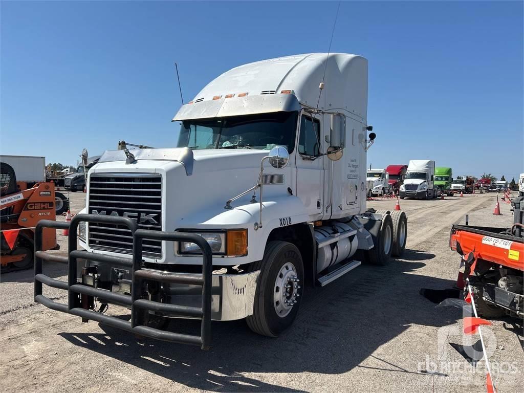 Mack CH613 Tractor Units