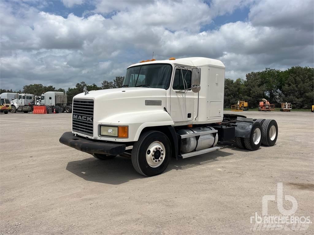Mack CH613 Tractor Units