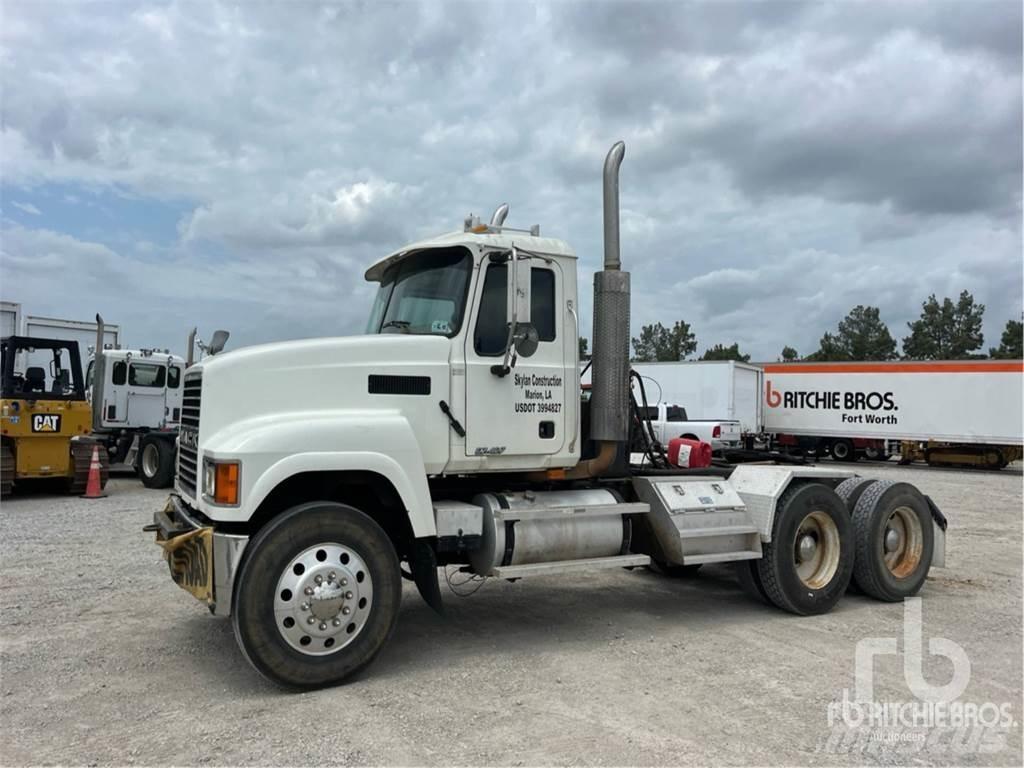 Mack CHN613 Tractor Units