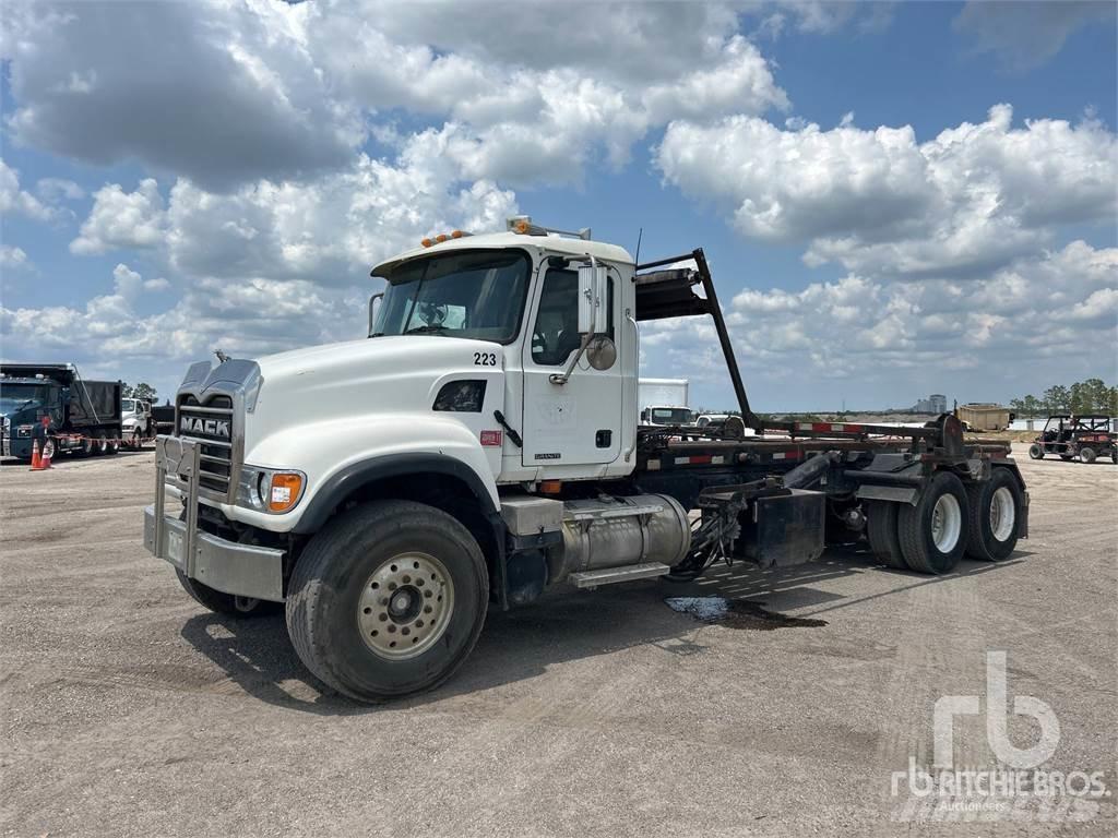 Mack CV713 Cable lift demountable trucks