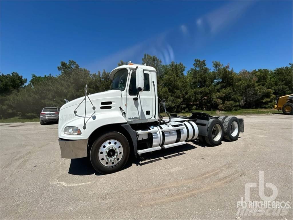Mack CXU613 Tractor Units