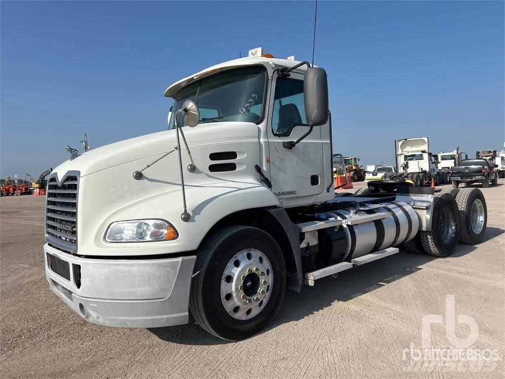 Mack CXU613 Tractor Units
