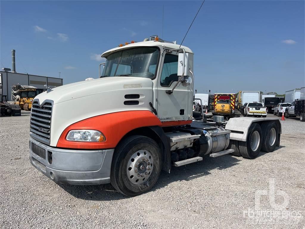 Mack CXU613 Tractor Units