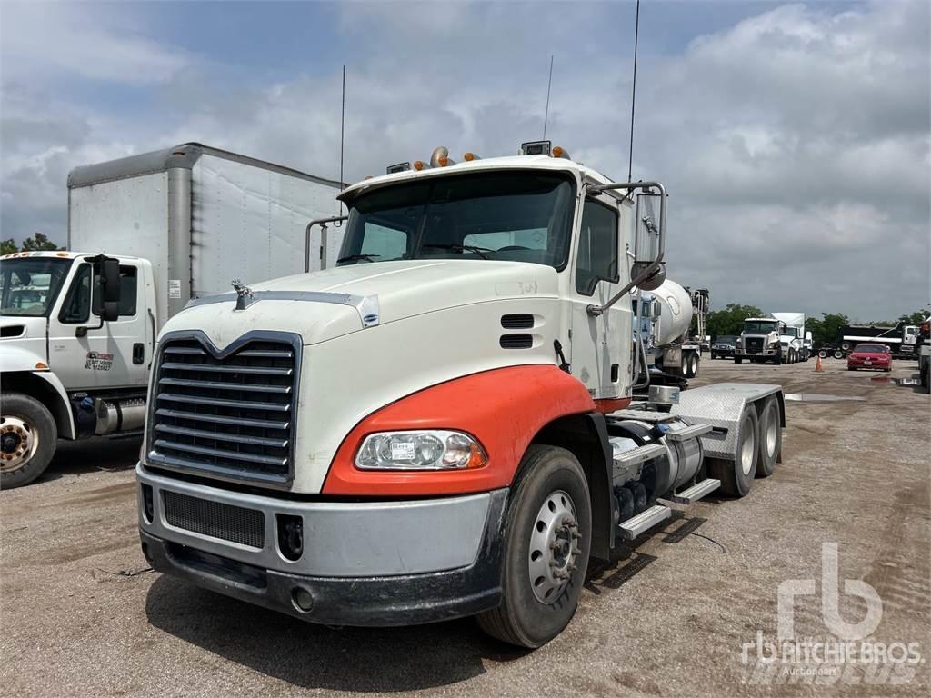 Mack CXU613 Tractor Units