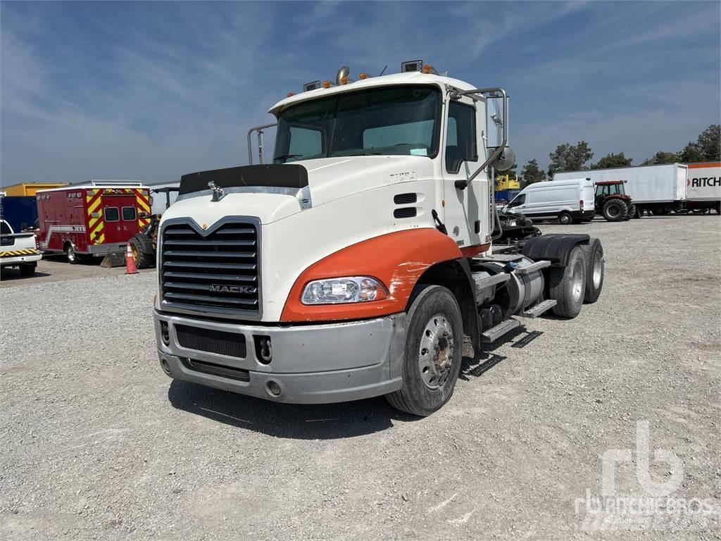 Mack CXU613 Tractor Units