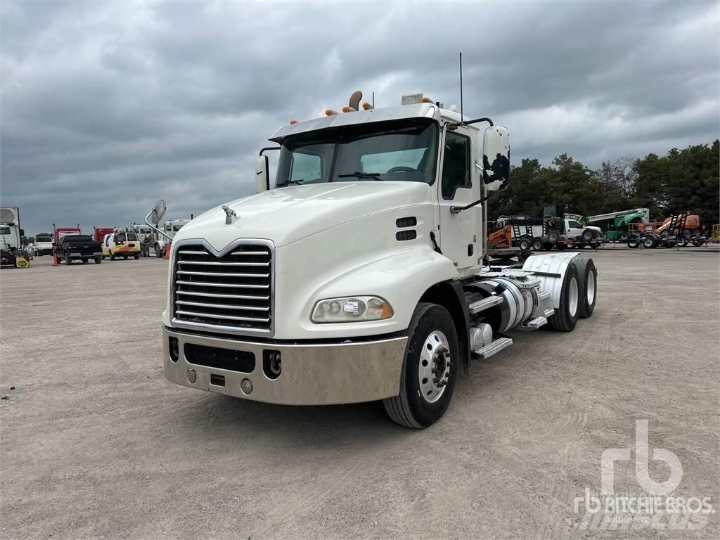 Mack CXU613 Tractor Units