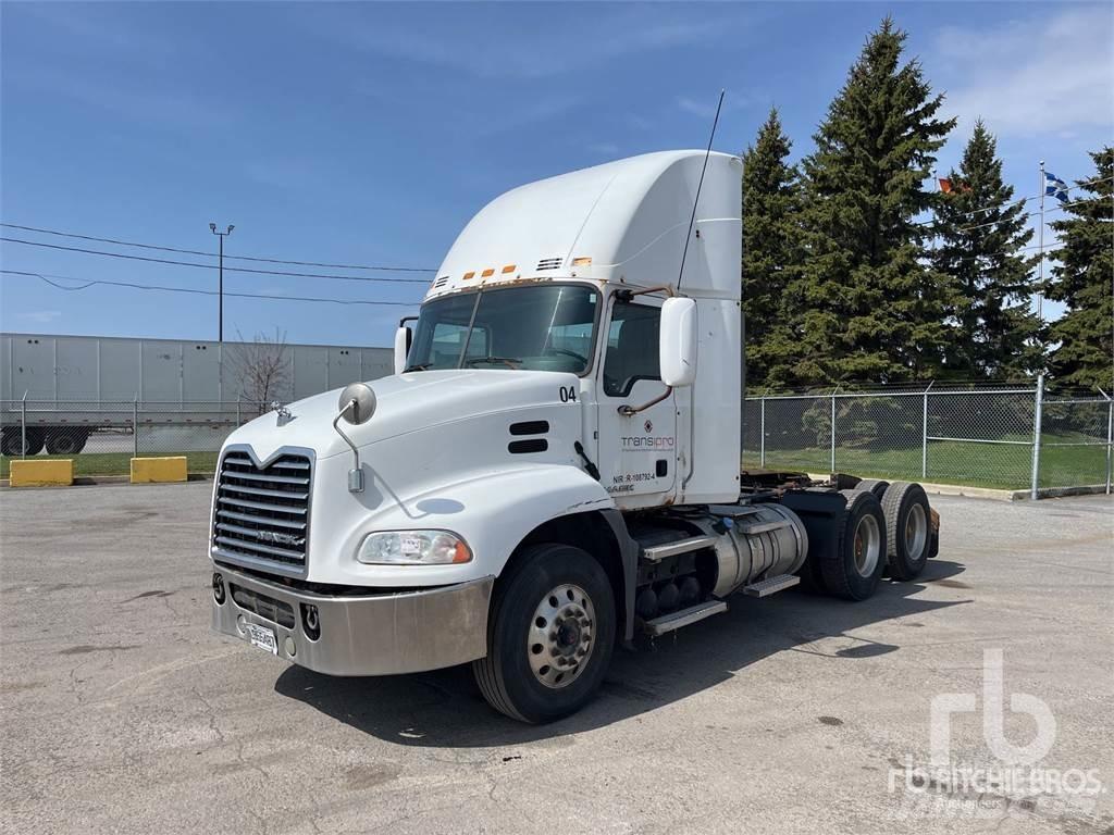 Mack CXU613 Tractor Units