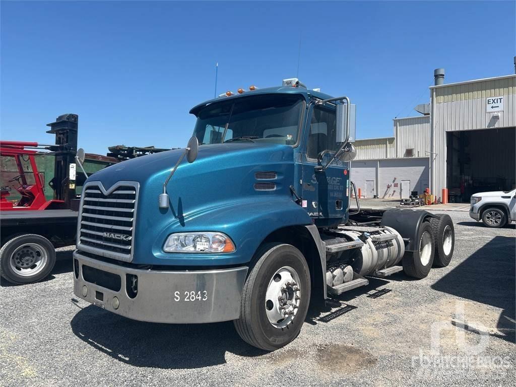 Mack CXU613 Tractor Units