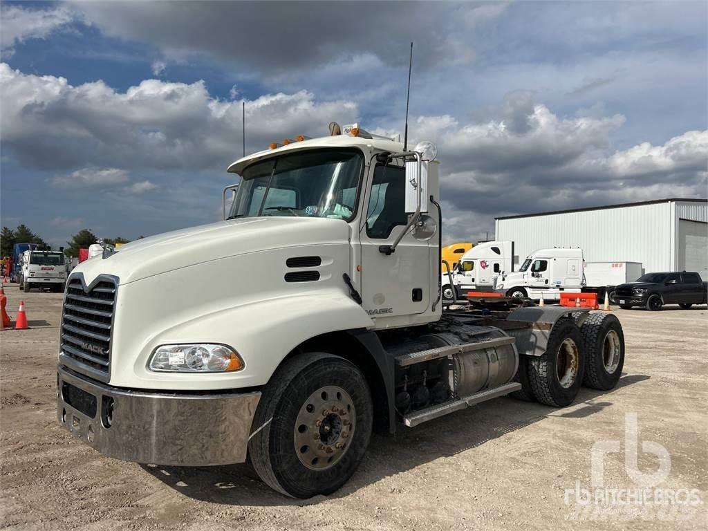 Mack CXU613 Tractor Units
