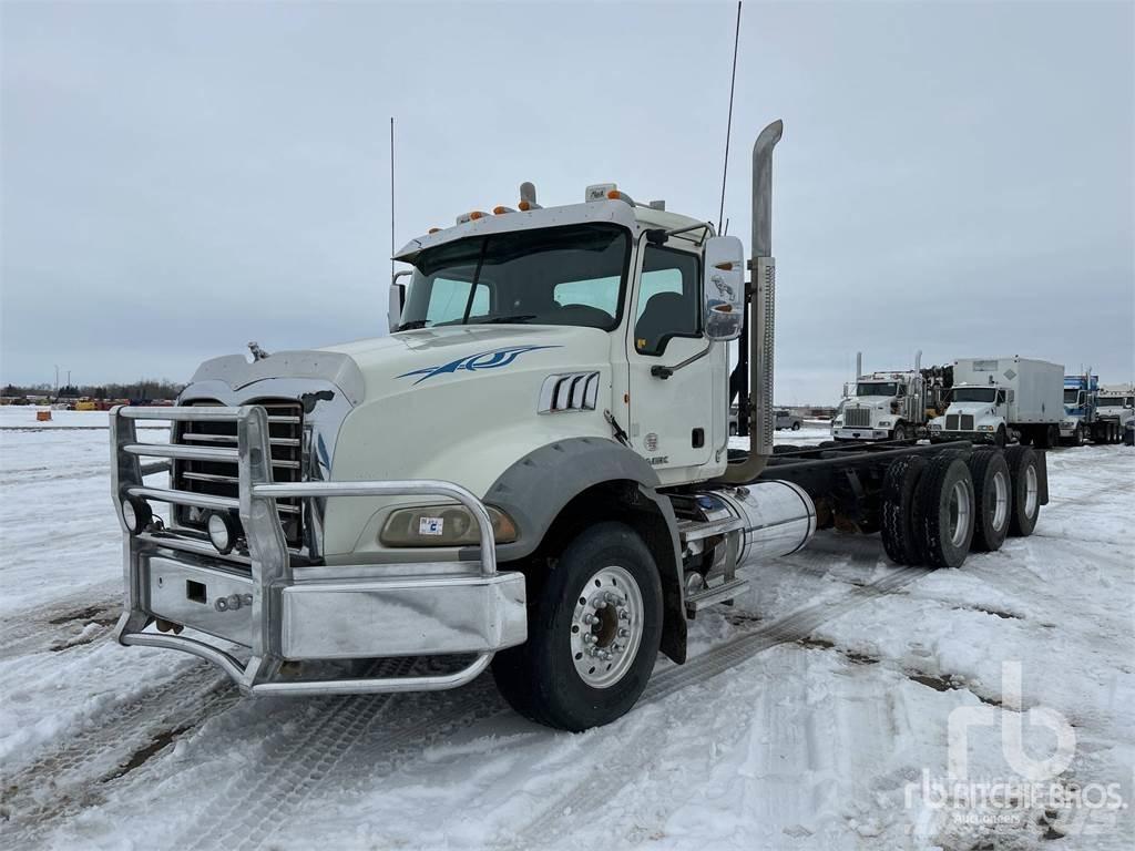 Mack GU814 Chassis Cab trucks