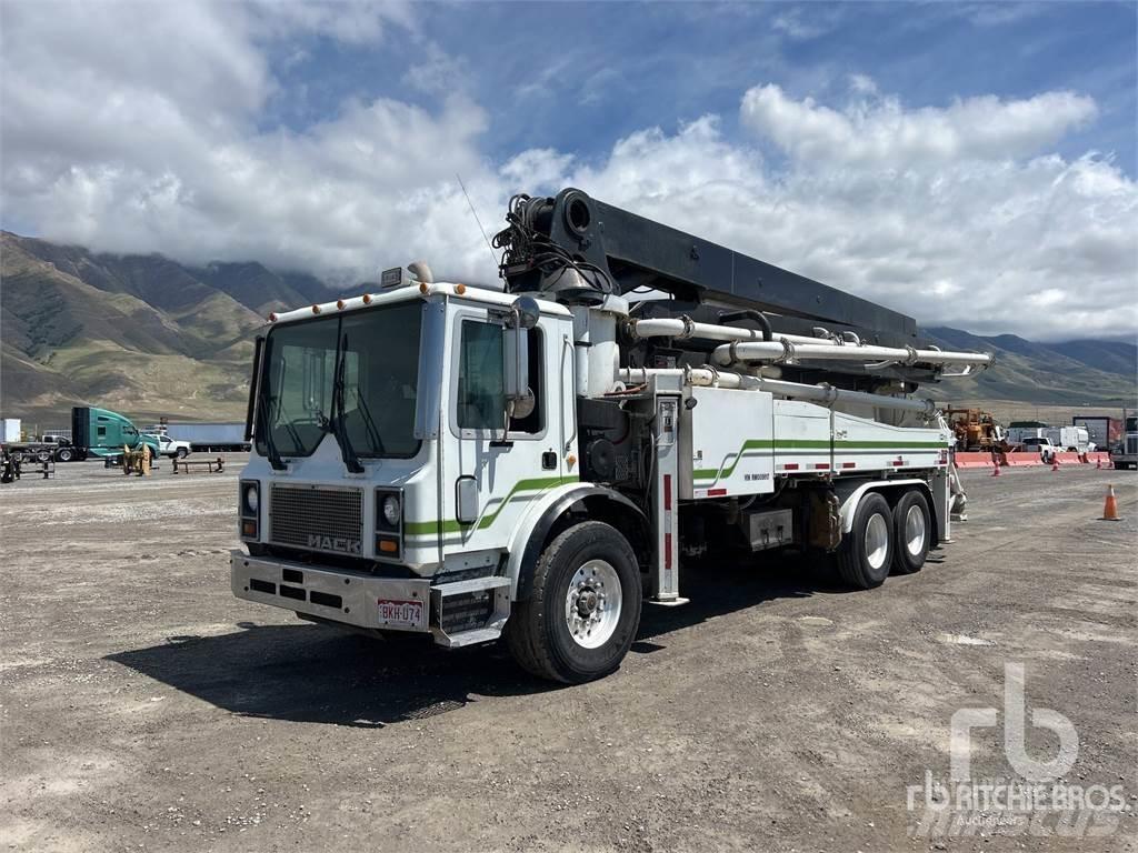 Mack MR688S Concrete trucks