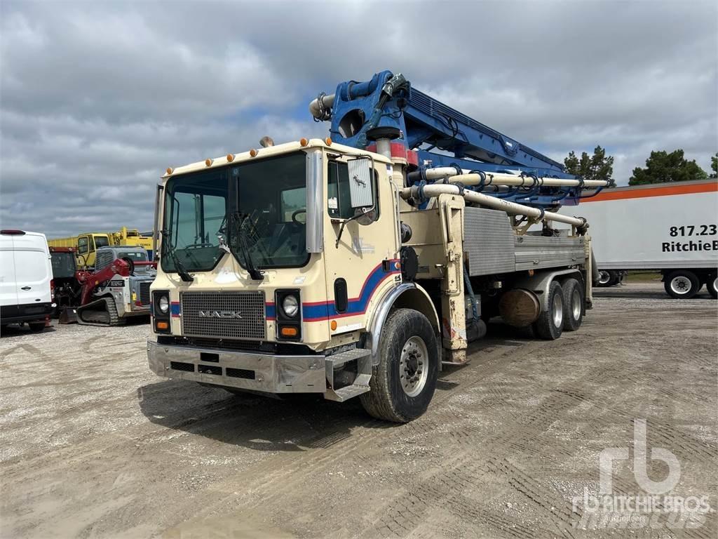 Mack MR688S Concrete trucks