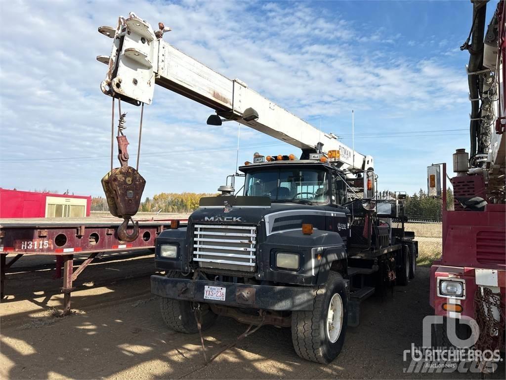 Mack RD688S Crane trucks