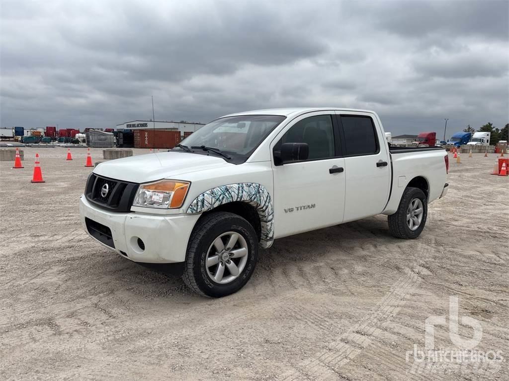 Nissan TITAN Pick up/Dropside