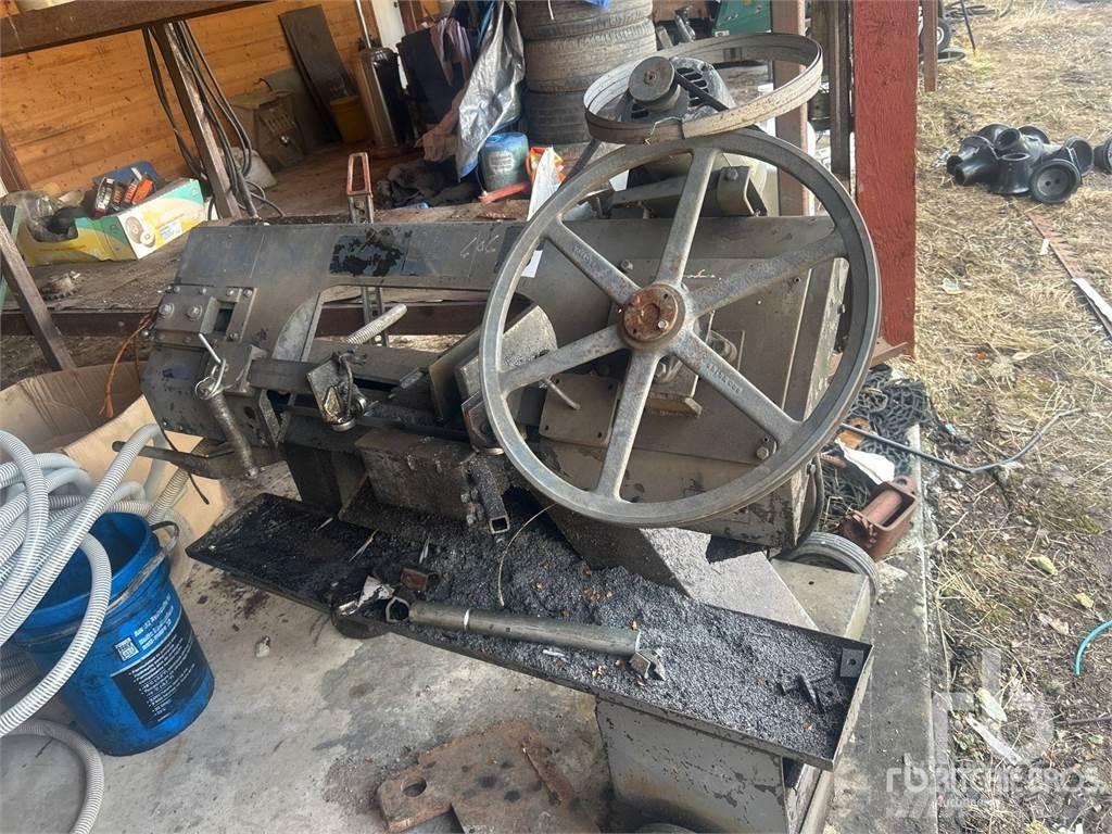  T/A 5th Wheel Construction - Others