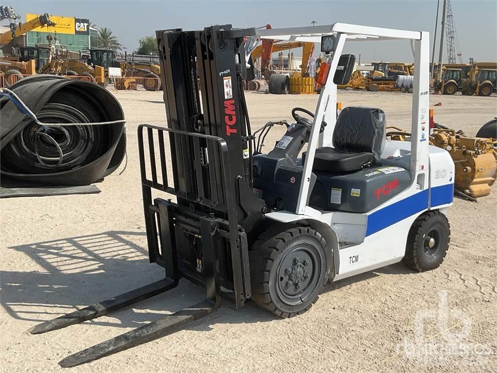 TCM FD30T3CA Diesel trucks