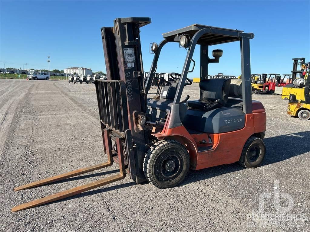 Toyota 7FGU25 Diesel trucks