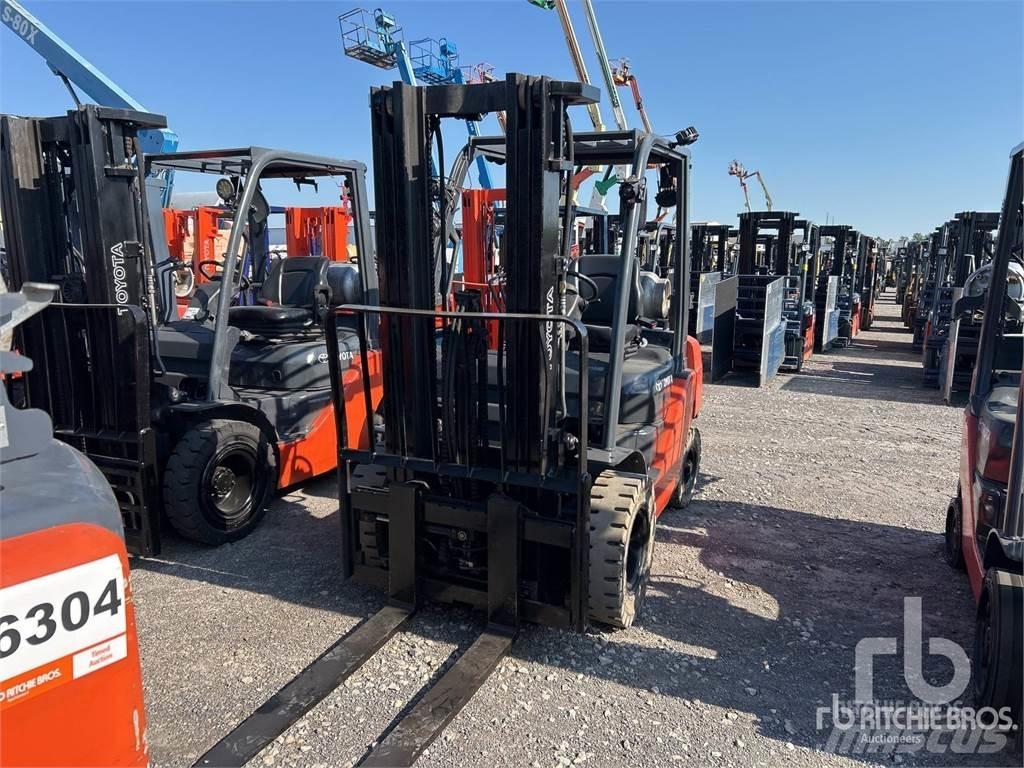 Toyota 8FGU25 Diesel trucks