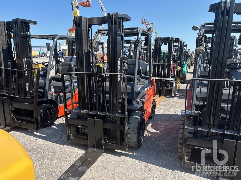 Toyota 8FGU25 Diesel trucks