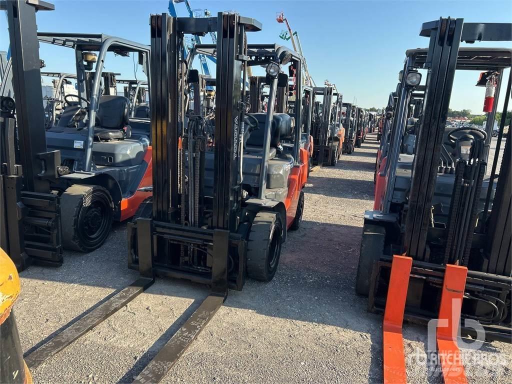 Toyota 8FGU25 Diesel trucks