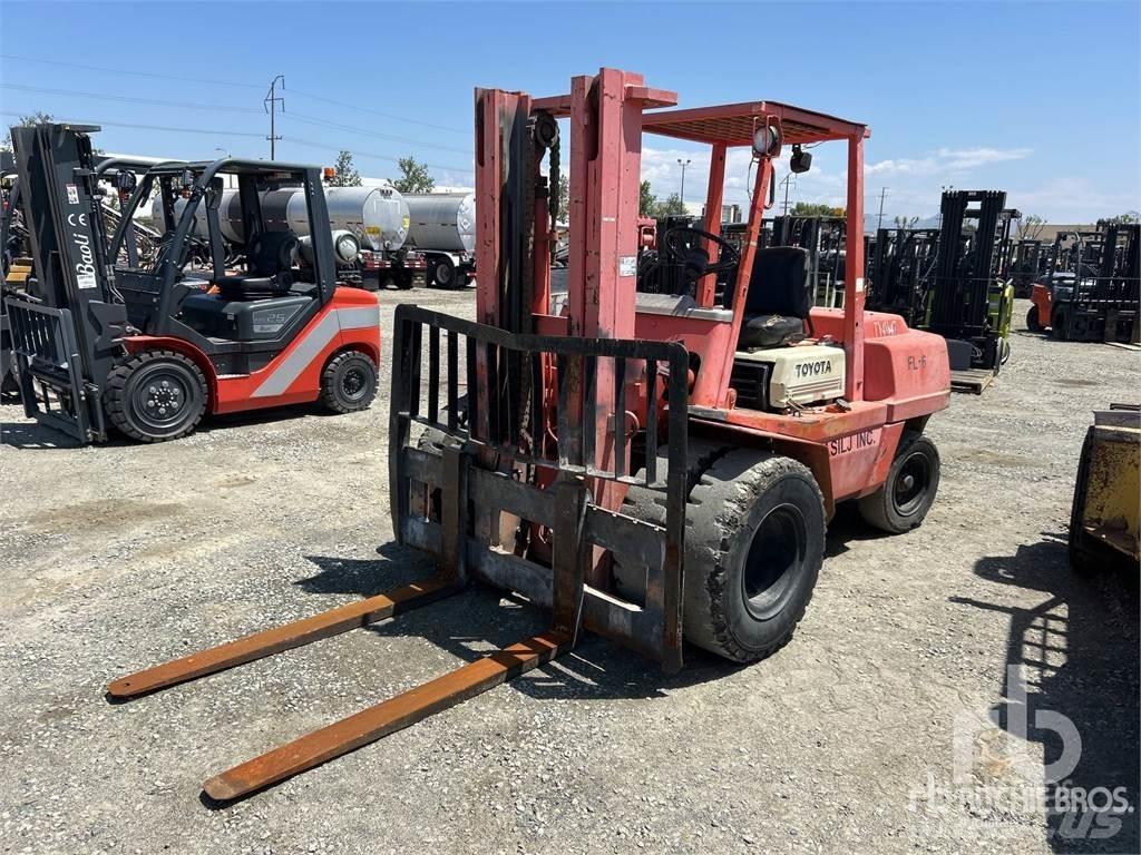 Toyota FD45 Rough terrain trucks