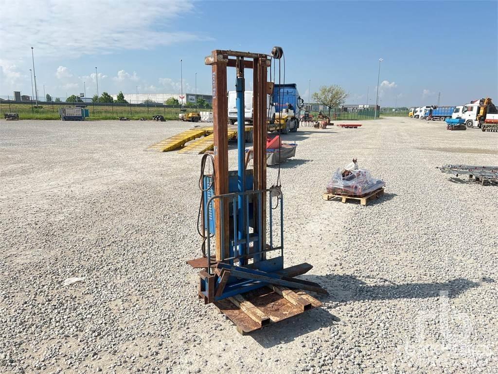  TRACTEL TL630 Pallet racks
