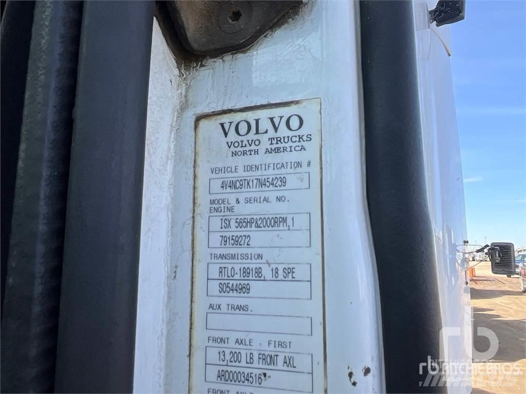 Volvo VNL Tractor Units