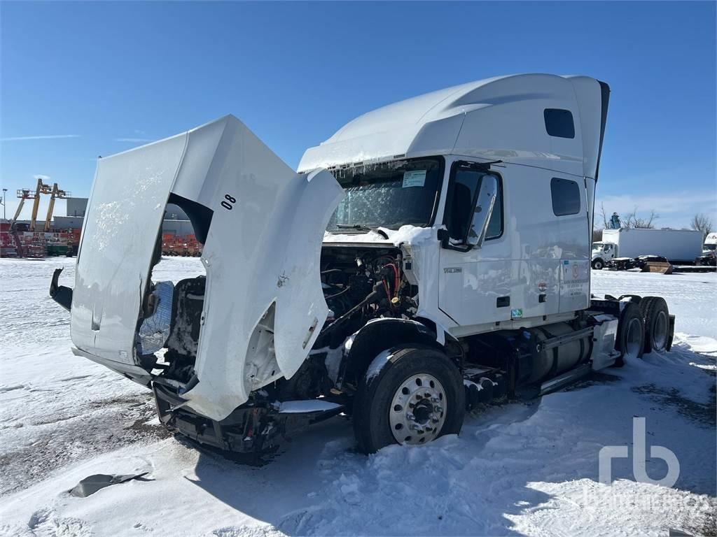 Volvo VNL Tractor Units