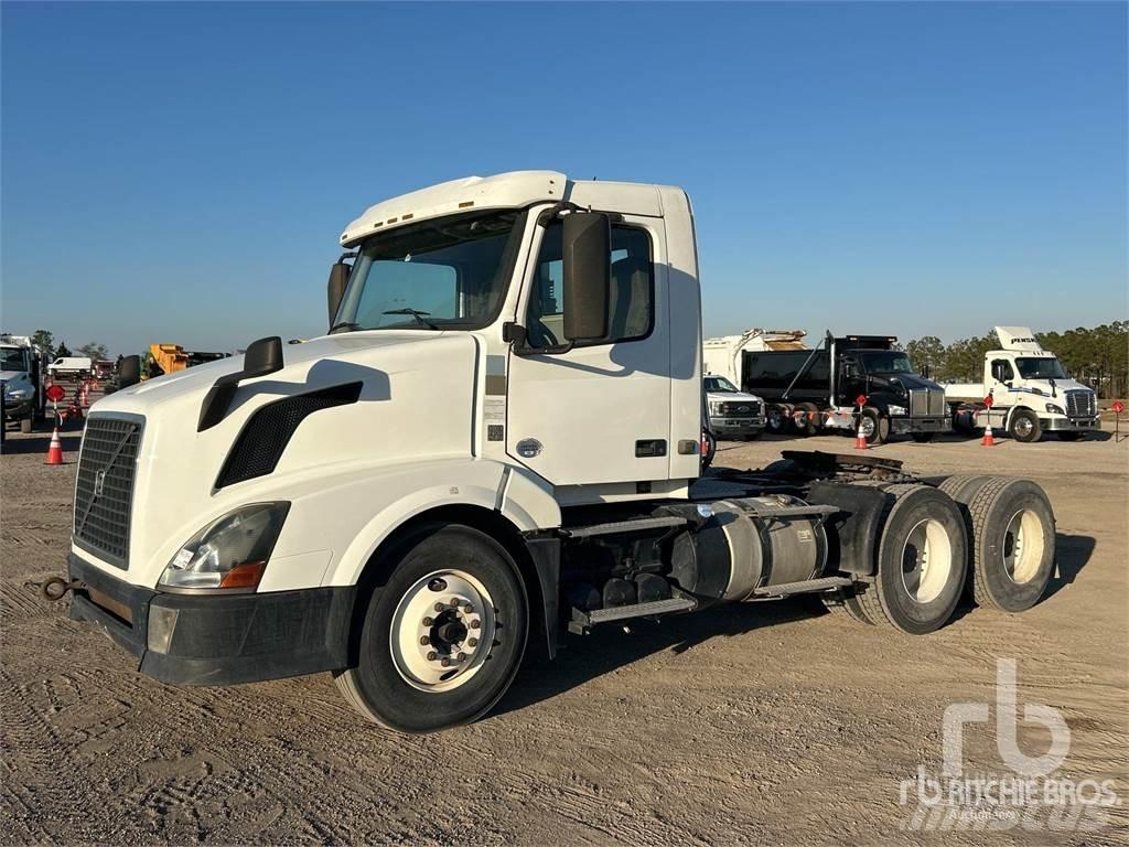 Volvo VNL300 Tractor Units