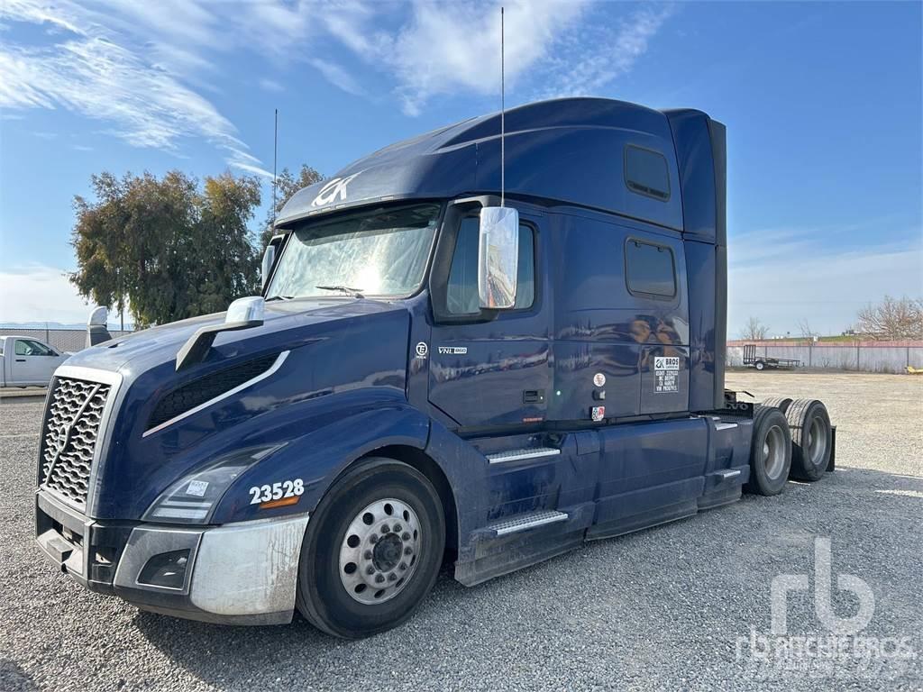 Volvo VNL860 Tractor Units