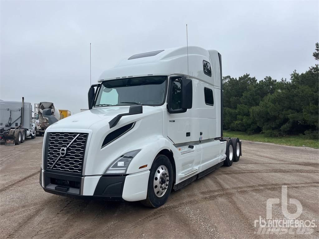 Volvo VNL860 Tractor Units