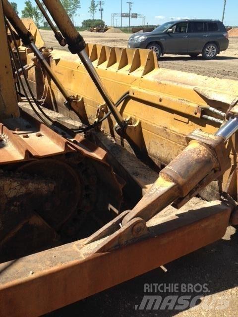 CAT D6H Crawler dozers