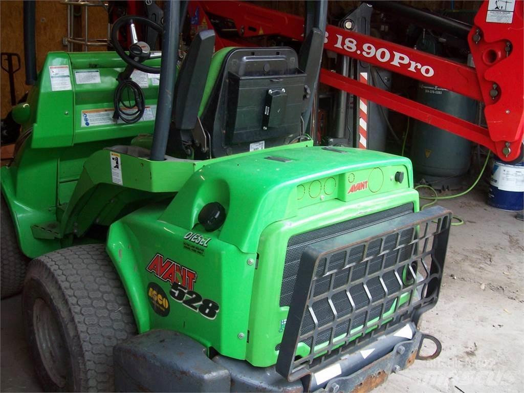 Avant M528 Wheel loaders