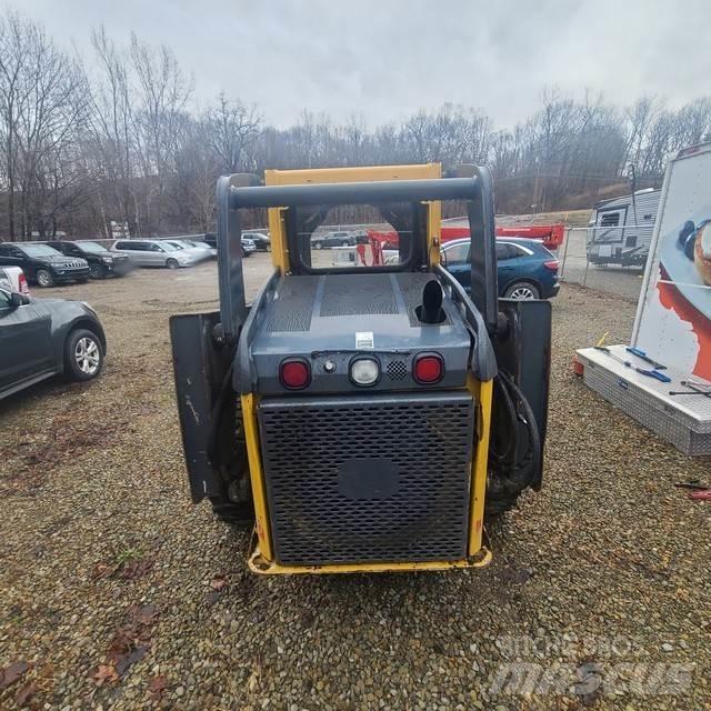 John Deere 320D Skid steer loaders
