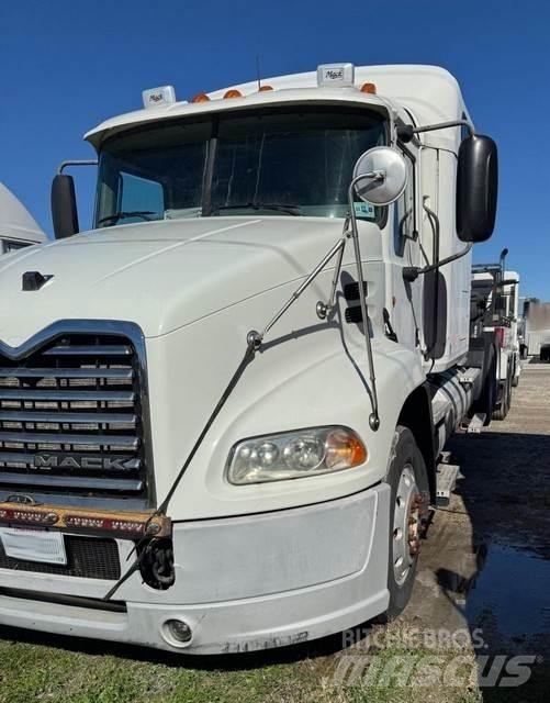 Mack CXU613 Tractor Units