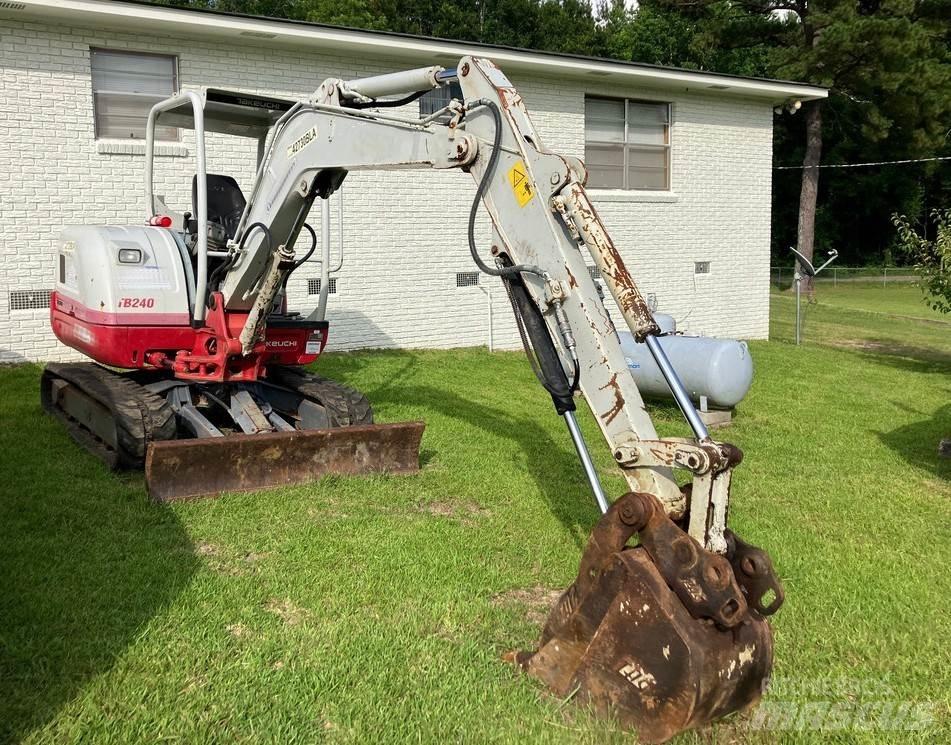 Takeuchi TB240 Midi excavators  7t - 12t