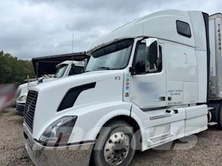 Volvo VNL64T780 Tractor Units