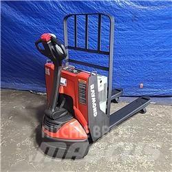 Raymond 8210 Hand pallet truck