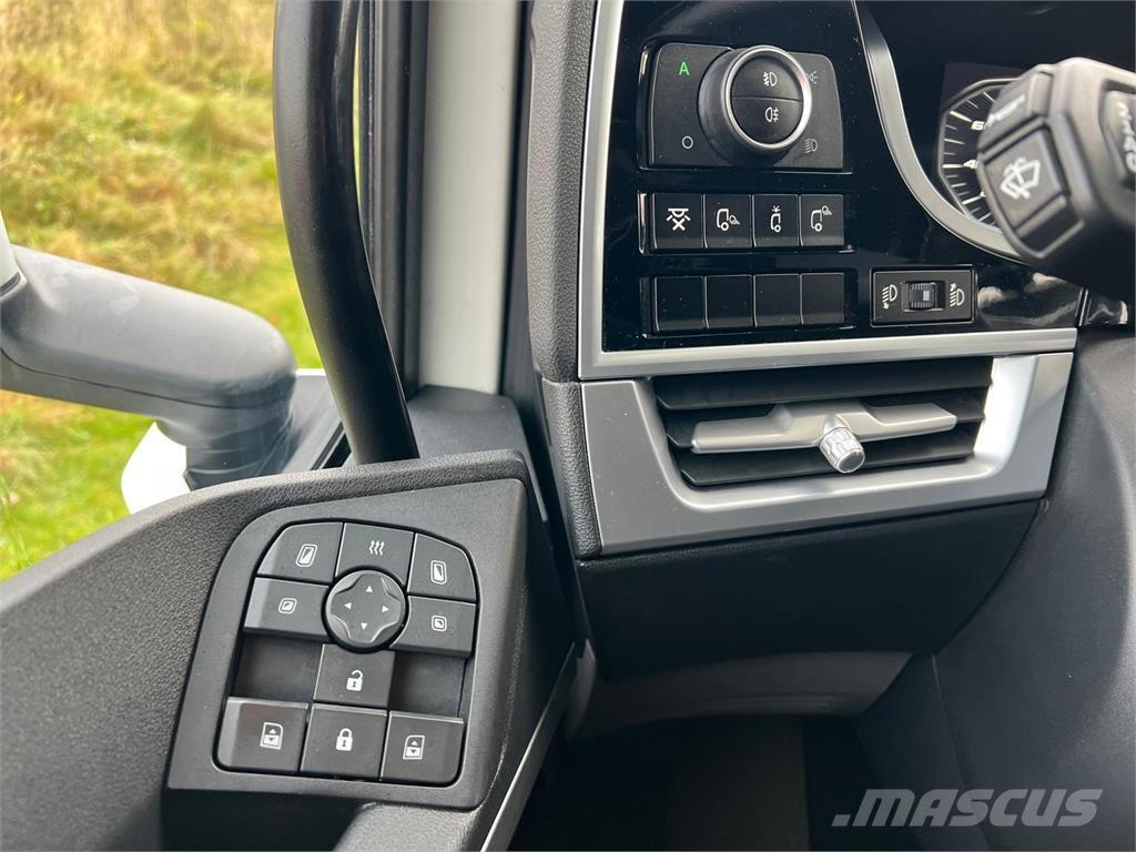 DAF XF530 FTS 6x2 Tractor Units