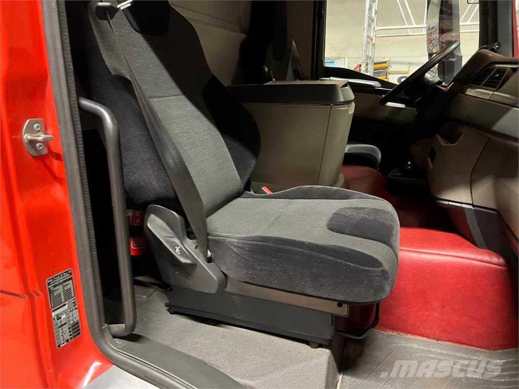 MAN TGL 12-220 BL Curtainsider trucks