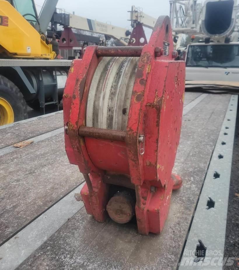 Tadano  Other lifting machines