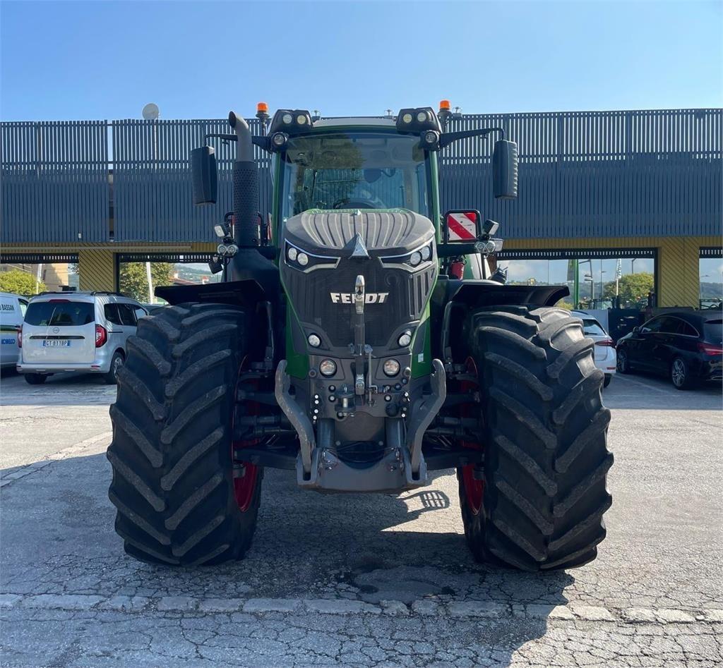 Fendt 942 VARIO Tractors