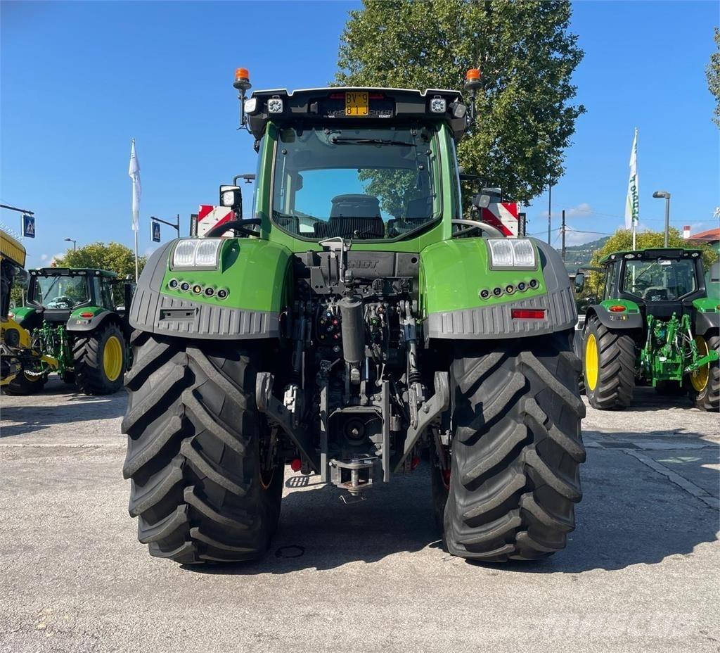 Fendt 942 VARIO Tractors
