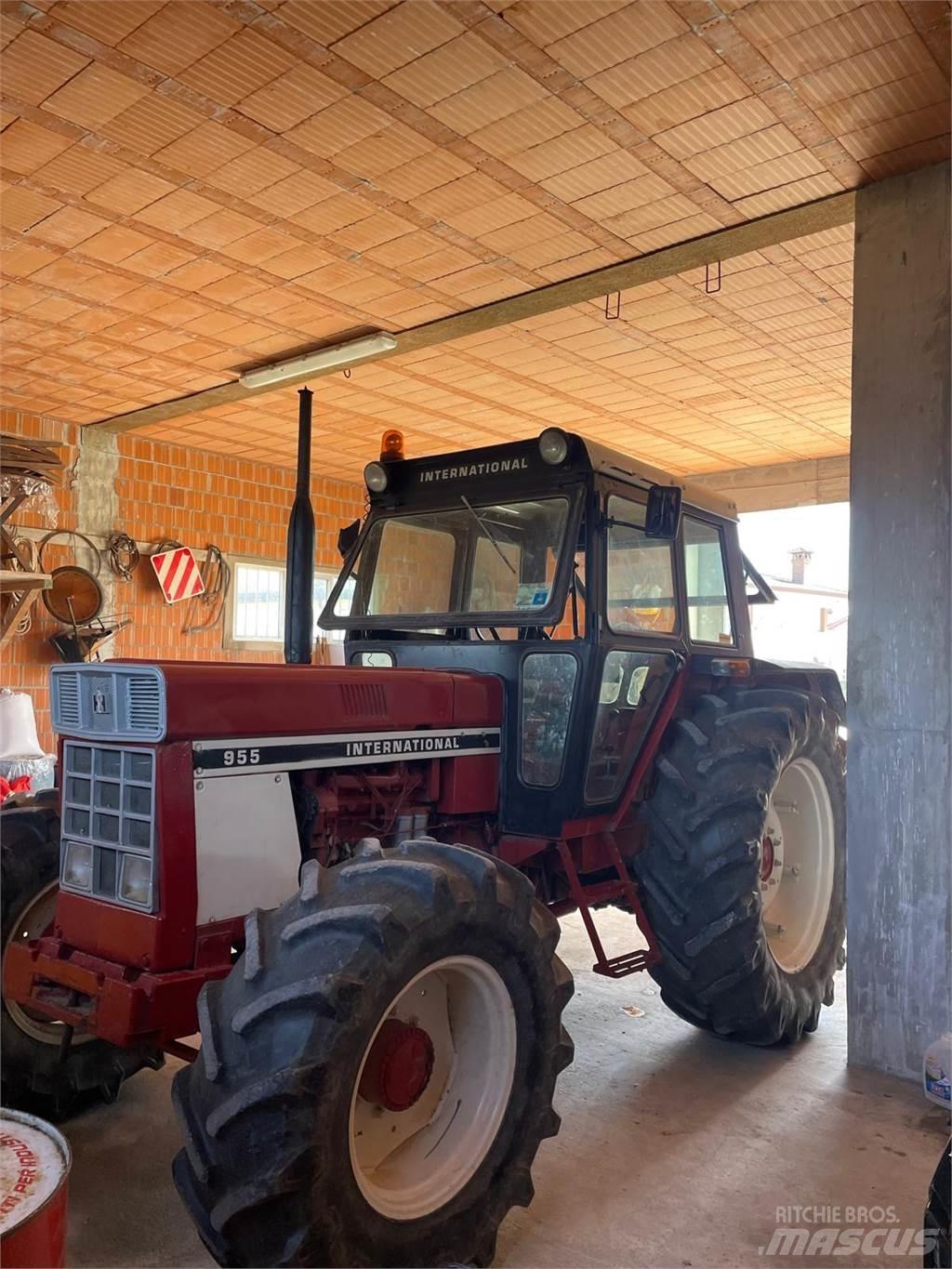 International 955 Tractors