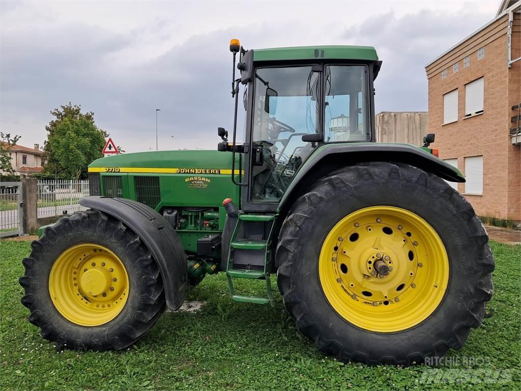 John Deere 7710 Tractors