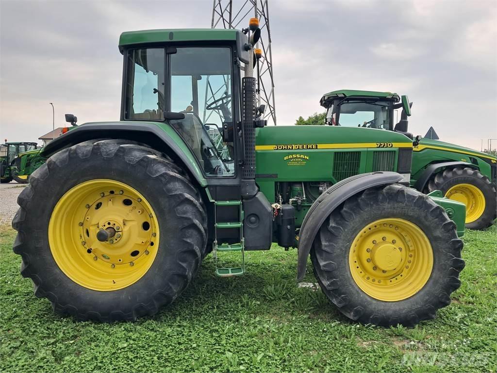 John Deere 7710 Tractors