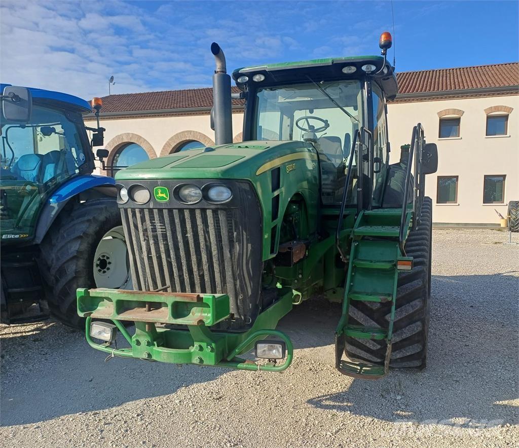 John Deere 8320 RT Tractors