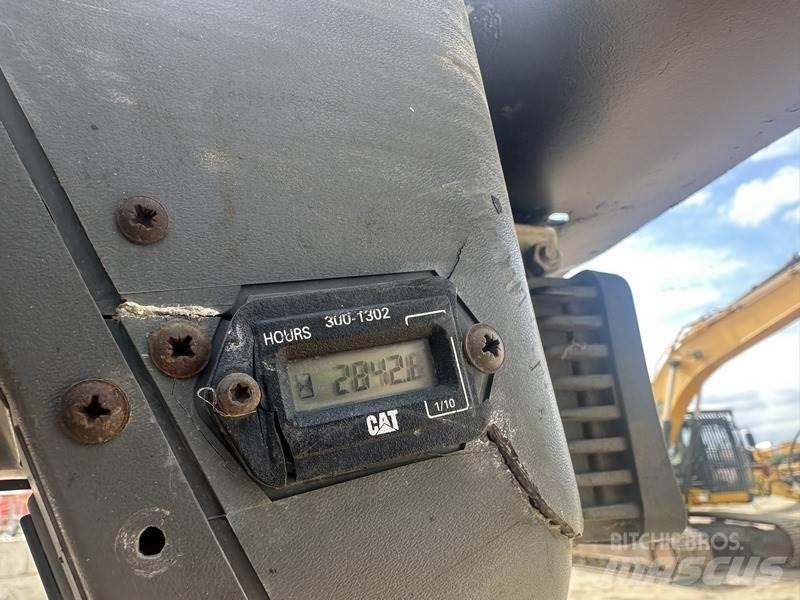 CAT 236B Construction - Others